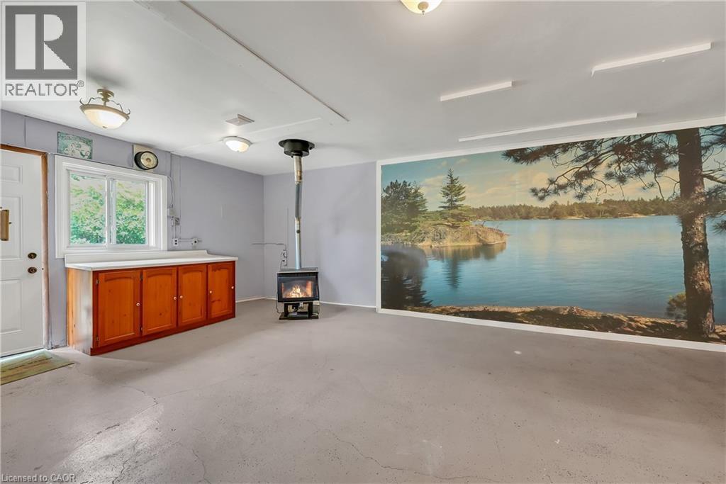 110 Livingston Avenue, Grimsby, ON - Indoor Photo Showing Other Room