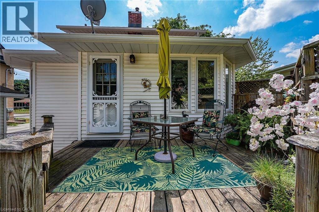 110 Livingston Avenue, Grimsby, ON - Outdoor With Deck Patio Veranda