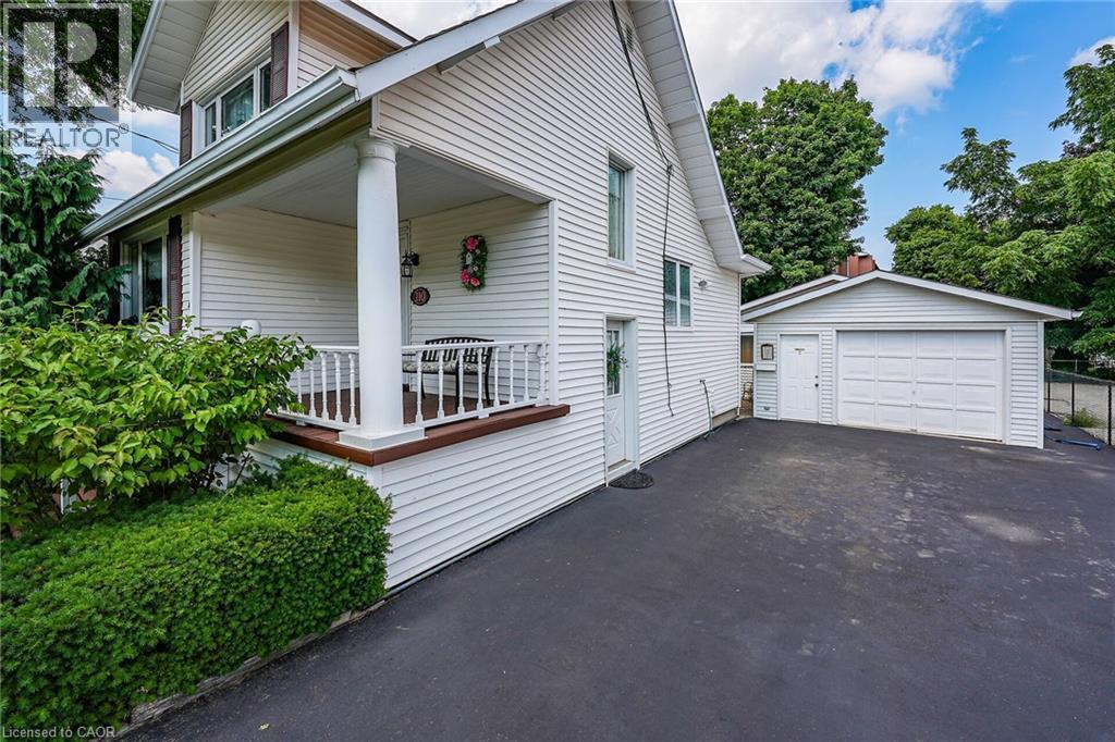 110 Livingston Avenue, Grimsby, ON - Outdoor With Deck Patio Veranda