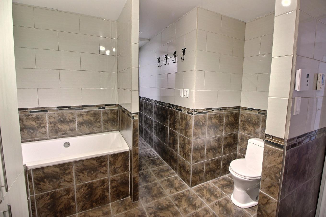 Bathroom - 841 4E Avenue E., Amos, QC - Indoor Photo Showing Bathroom