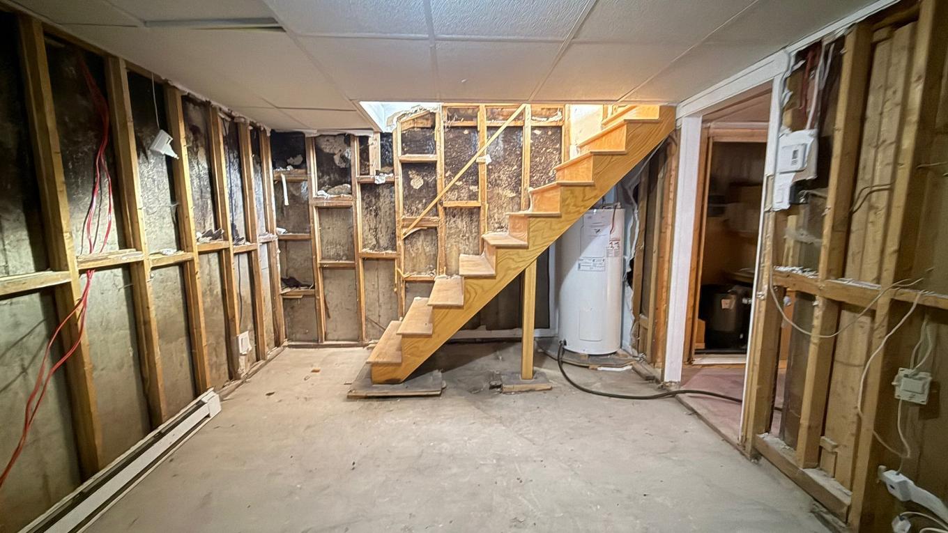 Salle de jeux - 8830 Av. Gravel, Laval (Saint-François), QC - Indoor