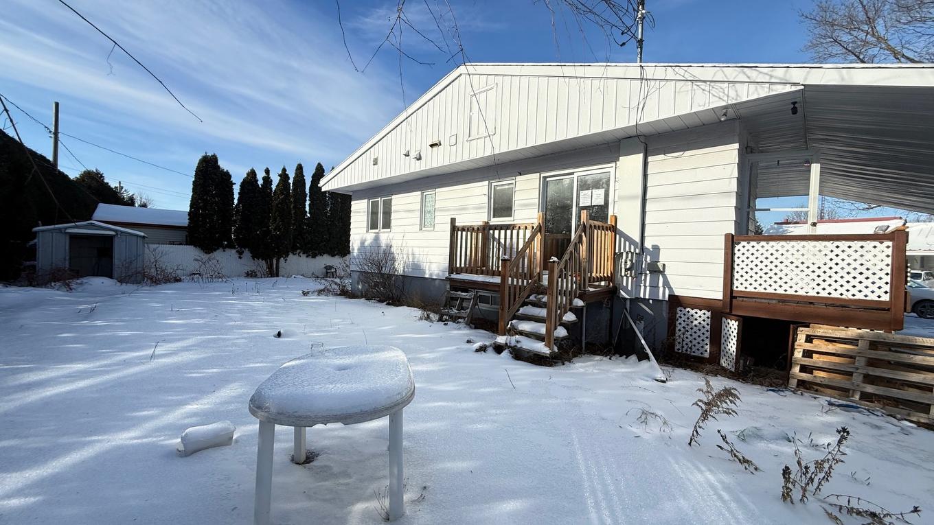 Cour - 8830 Av. Gravel, Laval (Saint-François), QC - Outdoor With Exterior