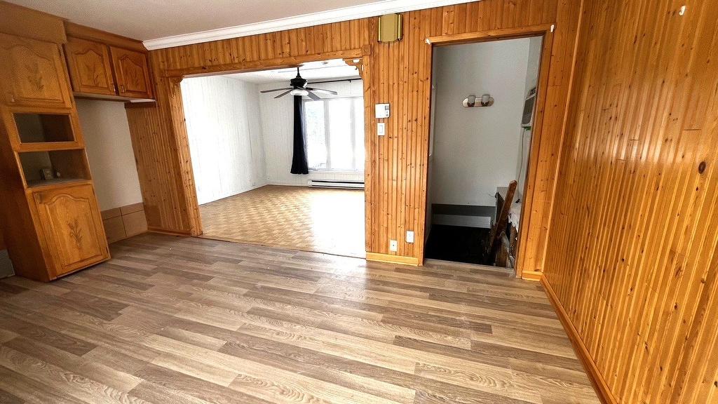 Cuisine - 8830 Av. Gravel, Laval (Saint-François), QC - Indoor Photo Showing Other Room