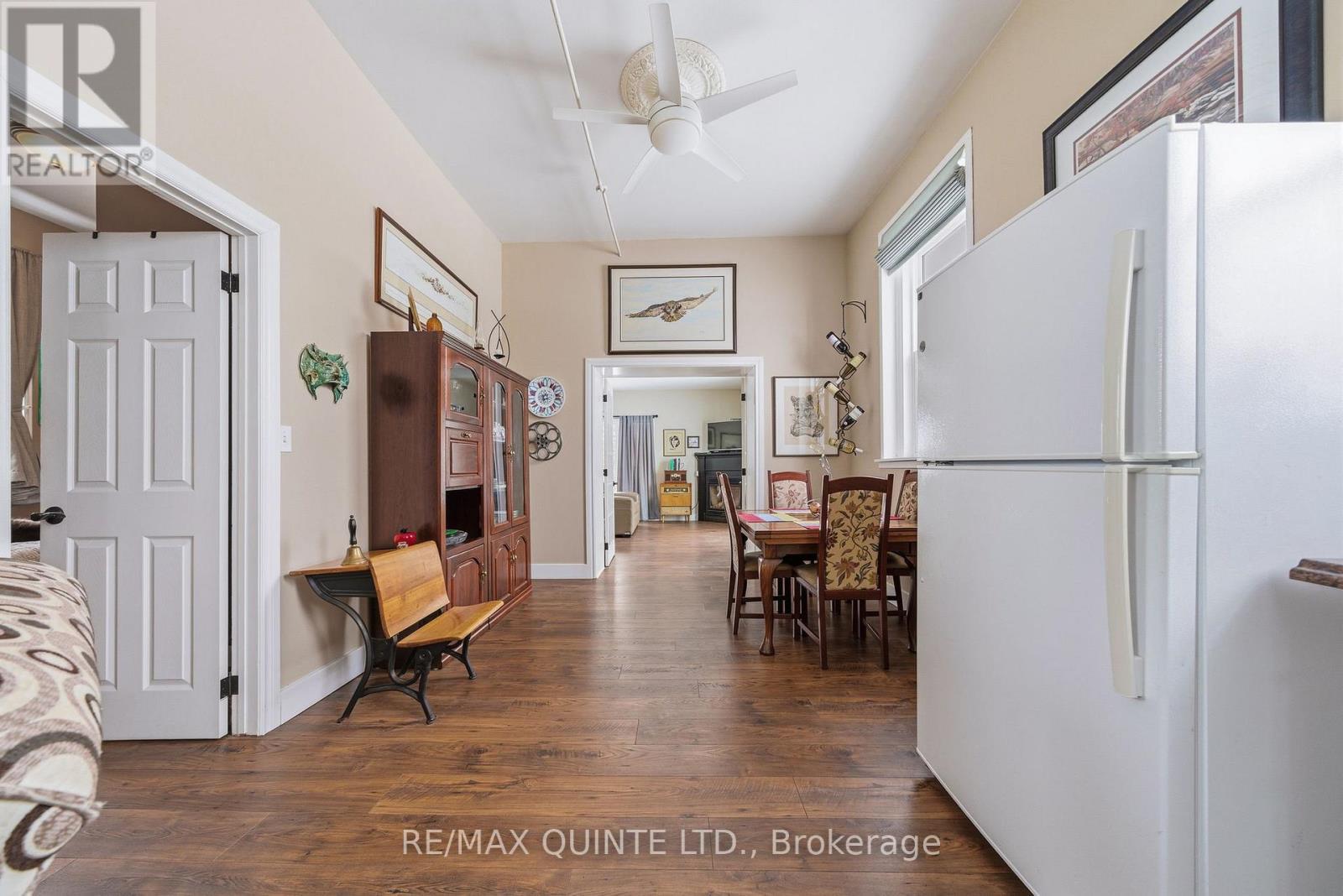 825 Airport Parkway, Belleville (Belleville Ward), ON - Indoor