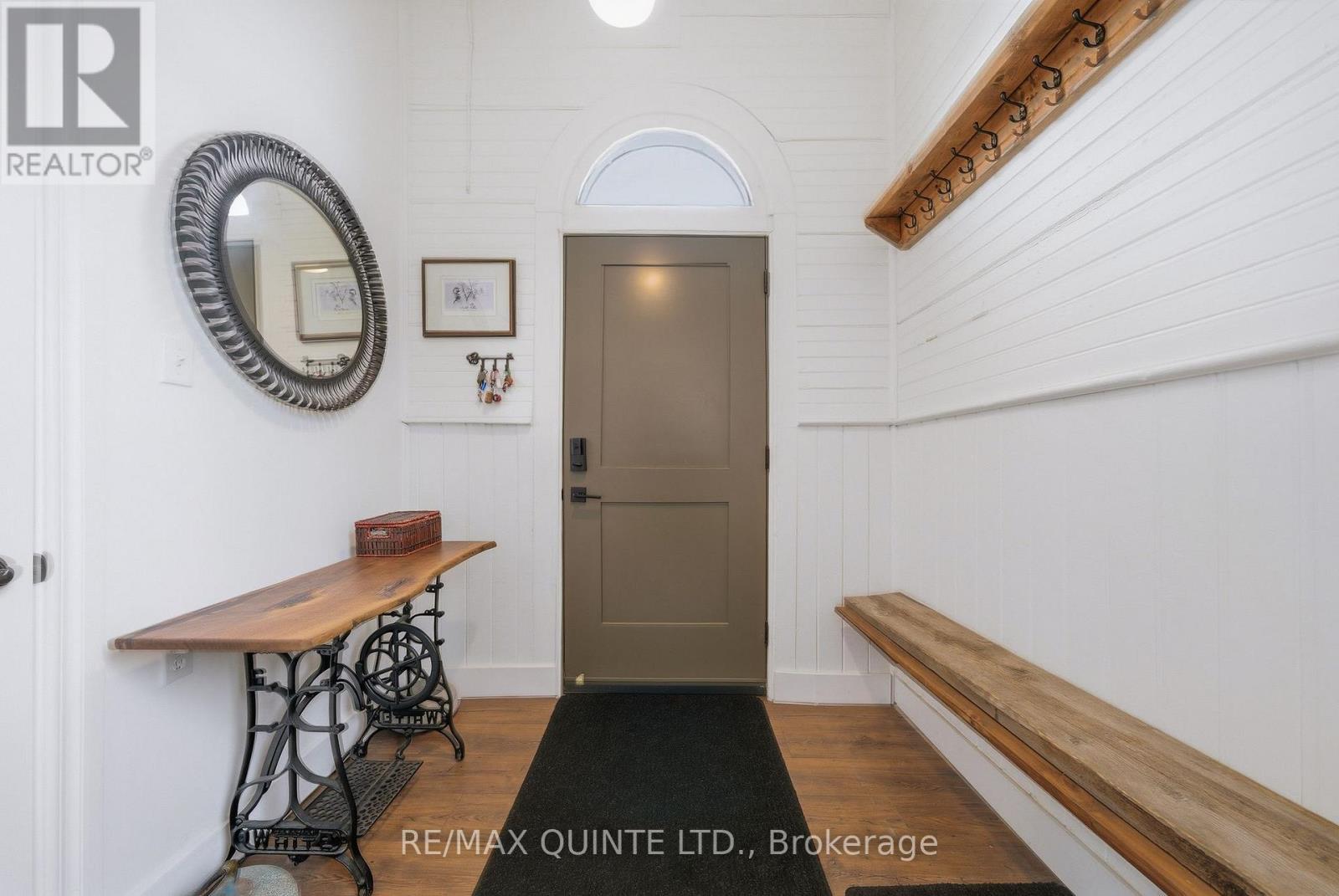 825 Airport Parkway, Belleville (Belleville Ward), ON - Indoor Photo Showing Other Room