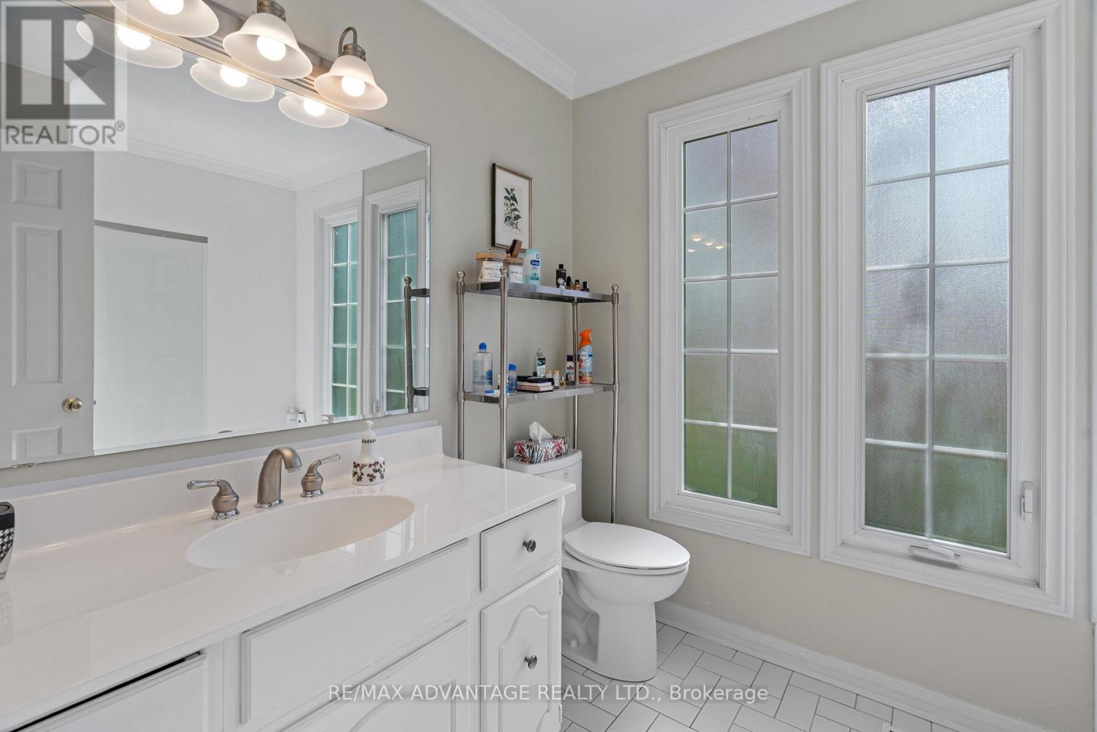 1510 Ryersie Road, London North (North A), ON - Indoor Photo Showing Bathroom