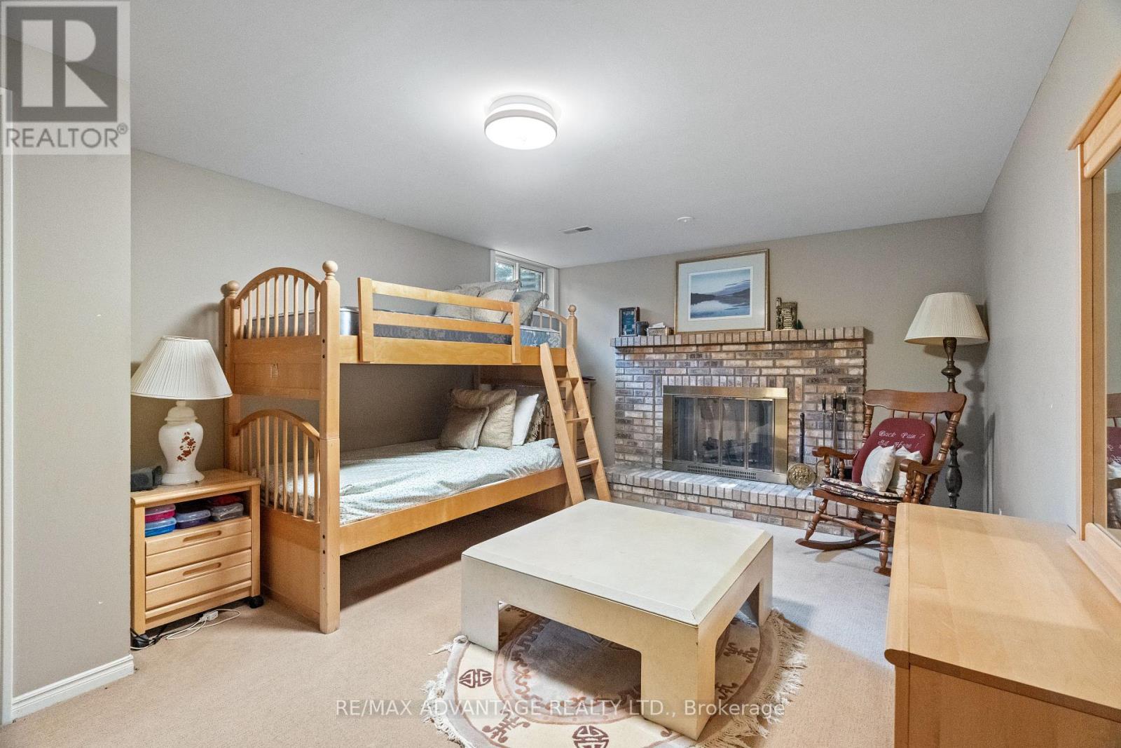 1510 Ryersie Road, London North (North A), ON - Indoor Photo Showing Other Room With Fireplace