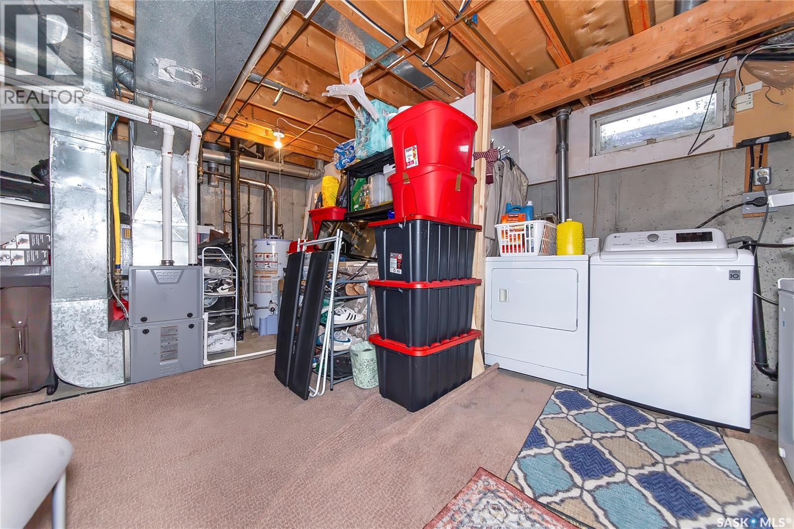 147 1128 Mckercher Drive, Saskatoon, SK - Indoor Photo Showing Laundry Room
