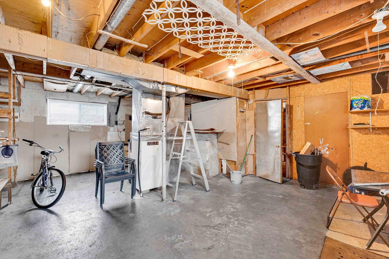 Atelier - 3765 Rue De Cambrai, Laval (Saint-François), QC - Indoor Photo Showing Basement