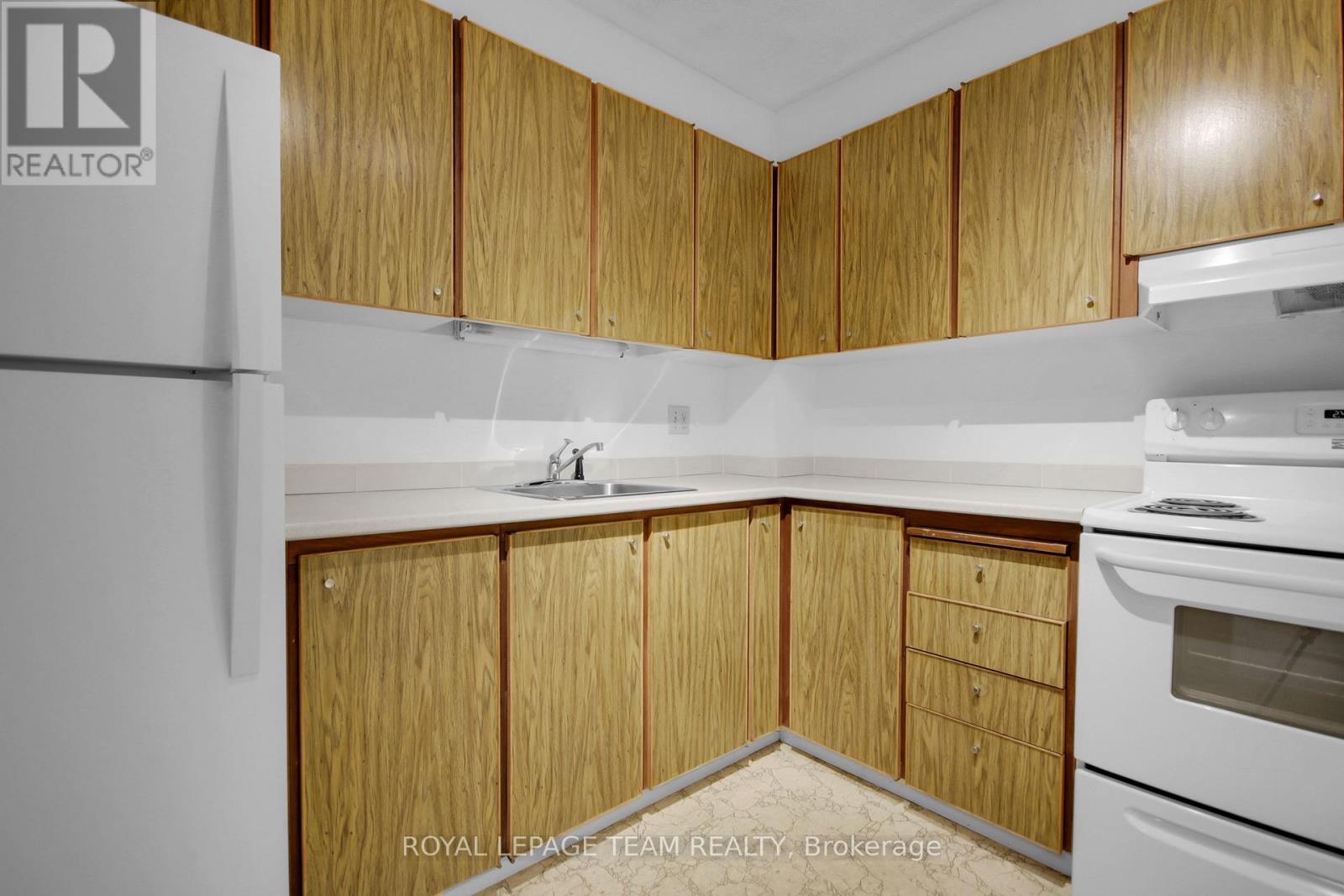 Kitchen - 708 - 20 Chesterton Drive, Ottawa, ON - Indoor Photo Showing Kitchen