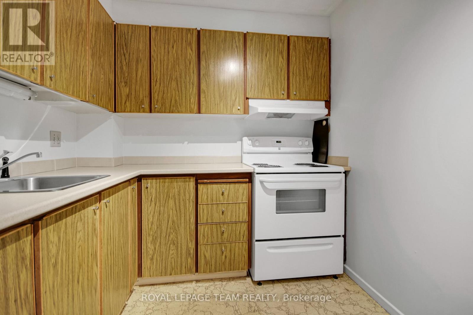 Kitchen - 708 - 20 Chesterton Drive, Ottawa, ON - Indoor Photo Showing Kitchen