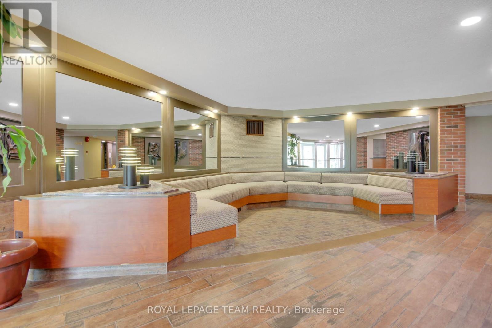 Lobby - 708 - 20 Chesterton Drive, Ottawa, ON - Indoor