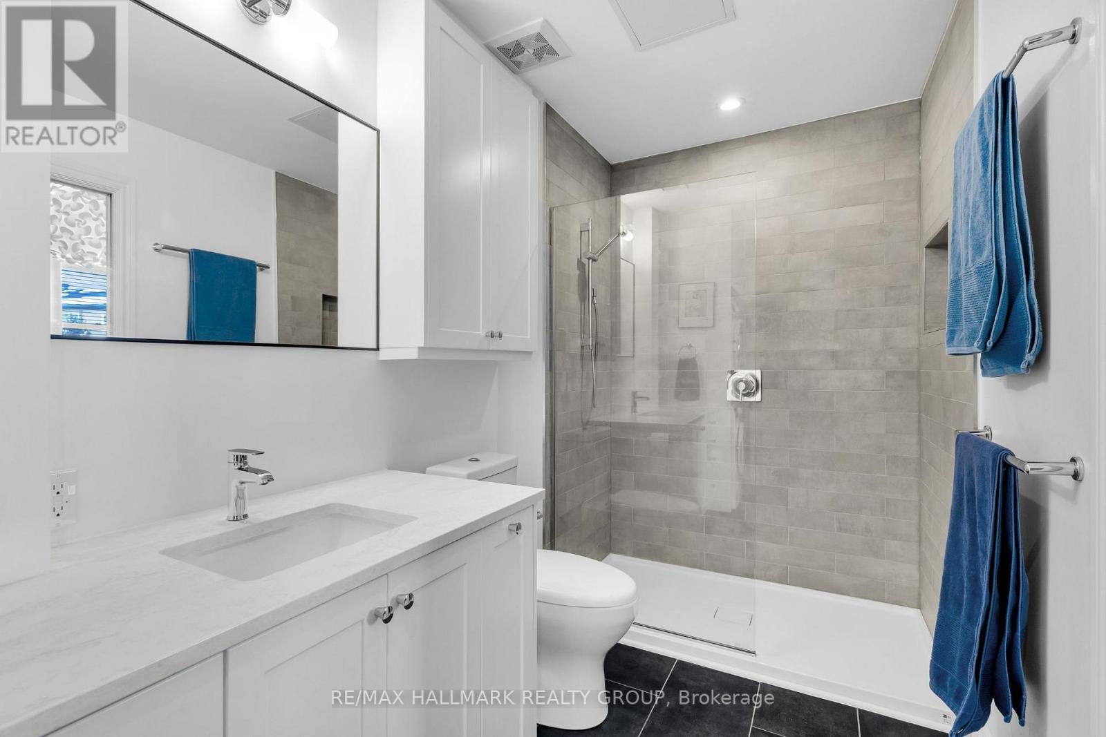 211 - 345 St Denis Street, Ottawa, ON - Indoor Photo Showing Bathroom