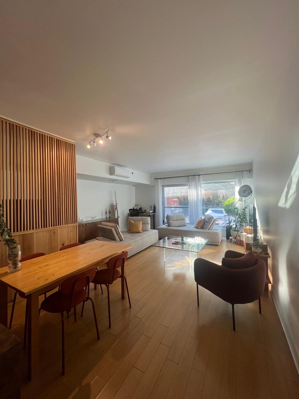 Living room - 110-7060 Rue Hutchison, Montréal (Villeray/Saint-Michel/Parc-Extension), QC - Indoor