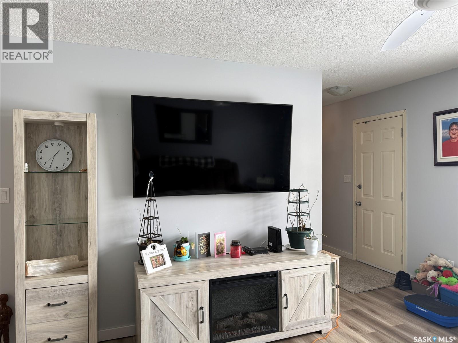 104 Main Street S, Watson, SK - Indoor