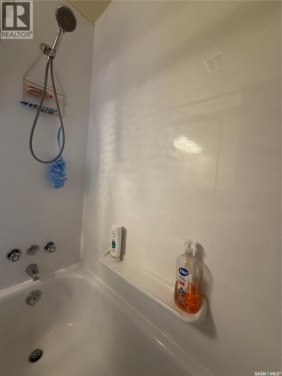 104 Main Street S, Watson, SK - Indoor Photo Showing Bathroom