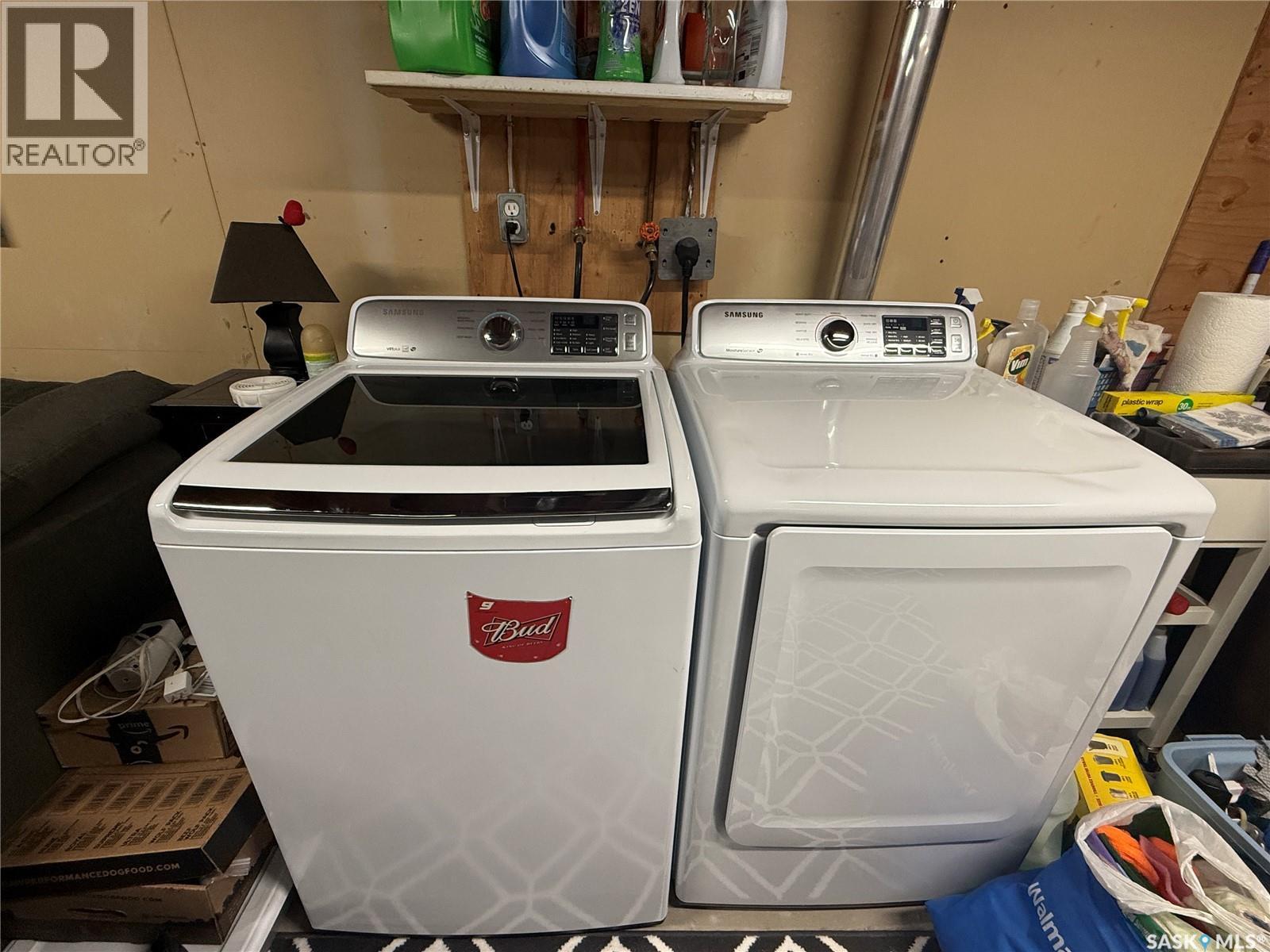 104 Main Street S, Watson, SK - Indoor Photo Showing Laundry Room