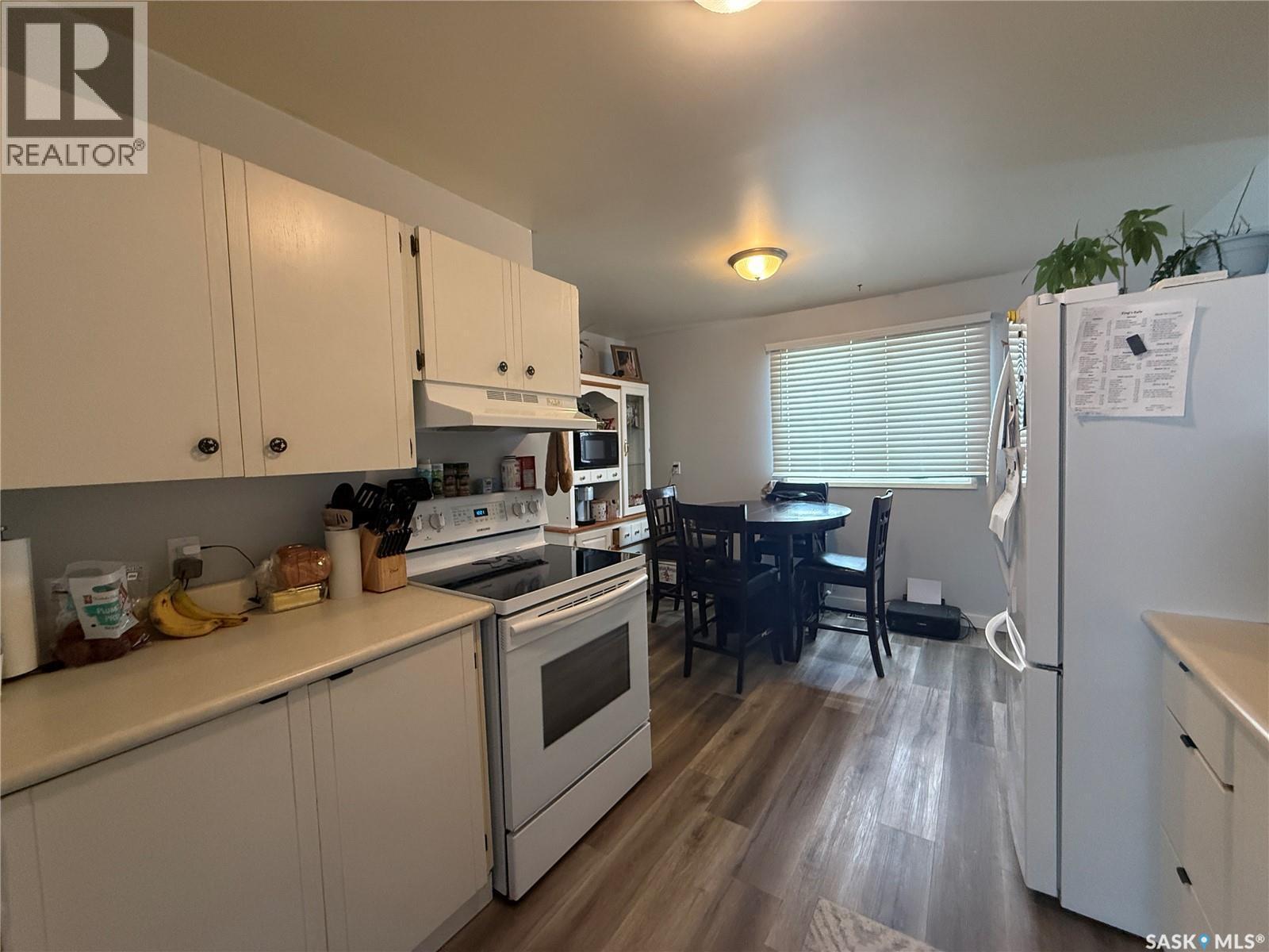 104 Main Street S, Watson, SK - Indoor Photo Showing Kitchen
