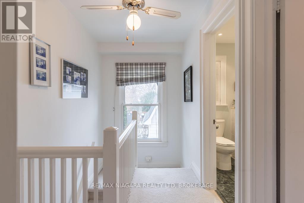 2 Gardiner Place, St. Catharines (Downtown), ON - Indoor