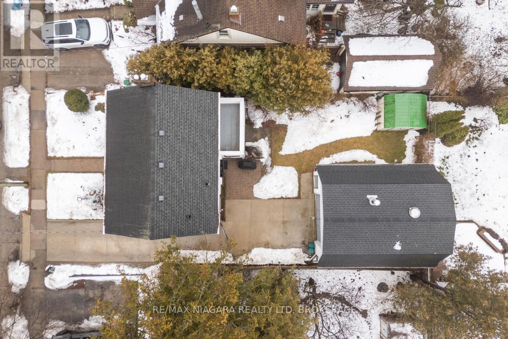 2 Gardiner Place, St. Catharines (Downtown), ON - Outdoor