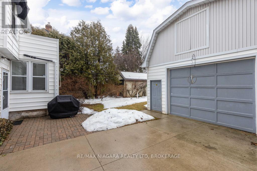 2 Gardiner Place, St. Catharines (Downtown), ON - Outdoor