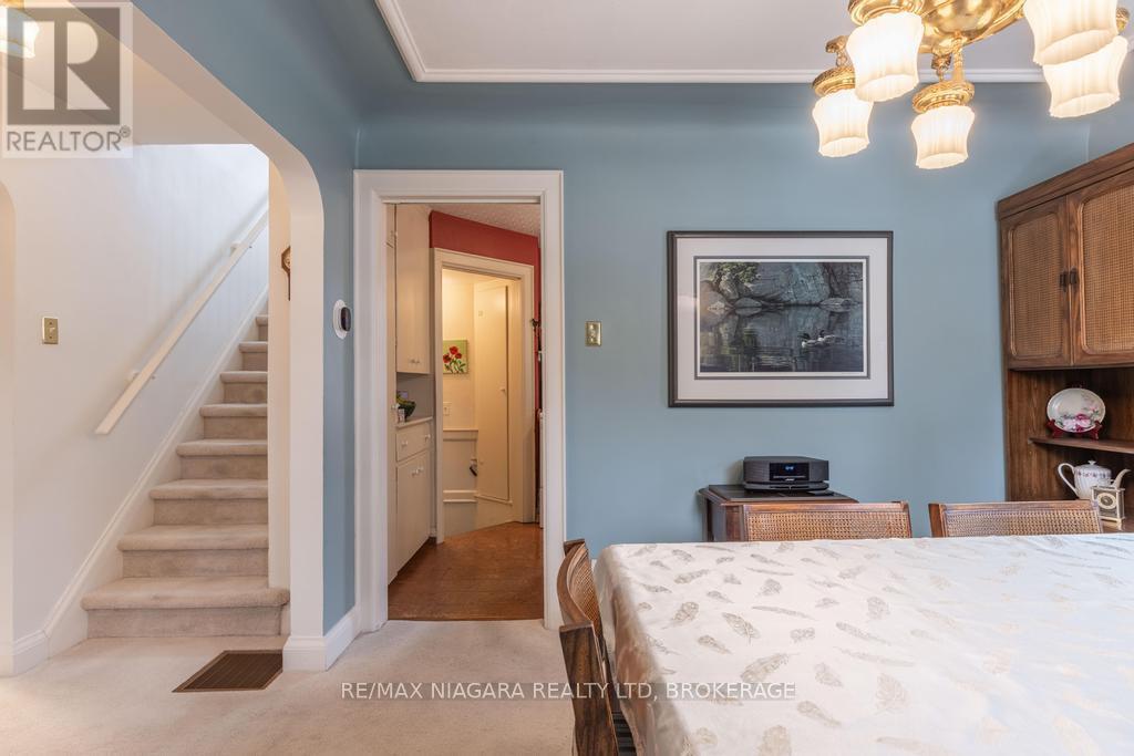 2 Gardiner Place, St. Catharines (Downtown), ON - Indoor