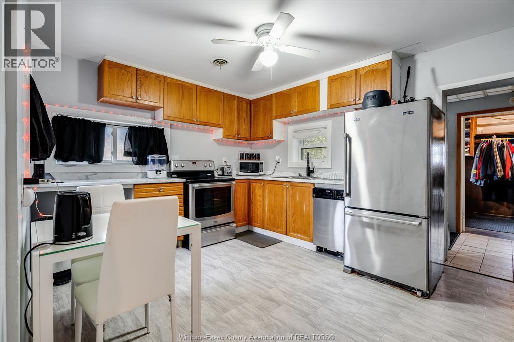 672 Talbot Road, Maidstone, ON - Indoor Photo Showing Kitchen