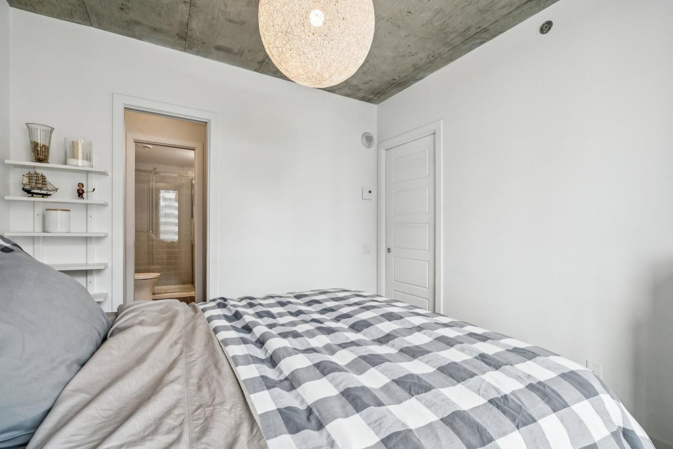 Primary bedroom - 1209-1165 Rue Wellington, Montréal (Le Sud-Ouest), QC - Indoor Photo Showing Bedroom