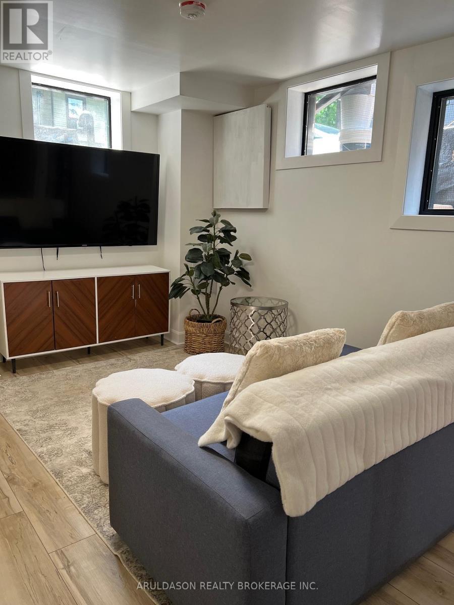 1 Givins Street, Toronto, ON - Indoor