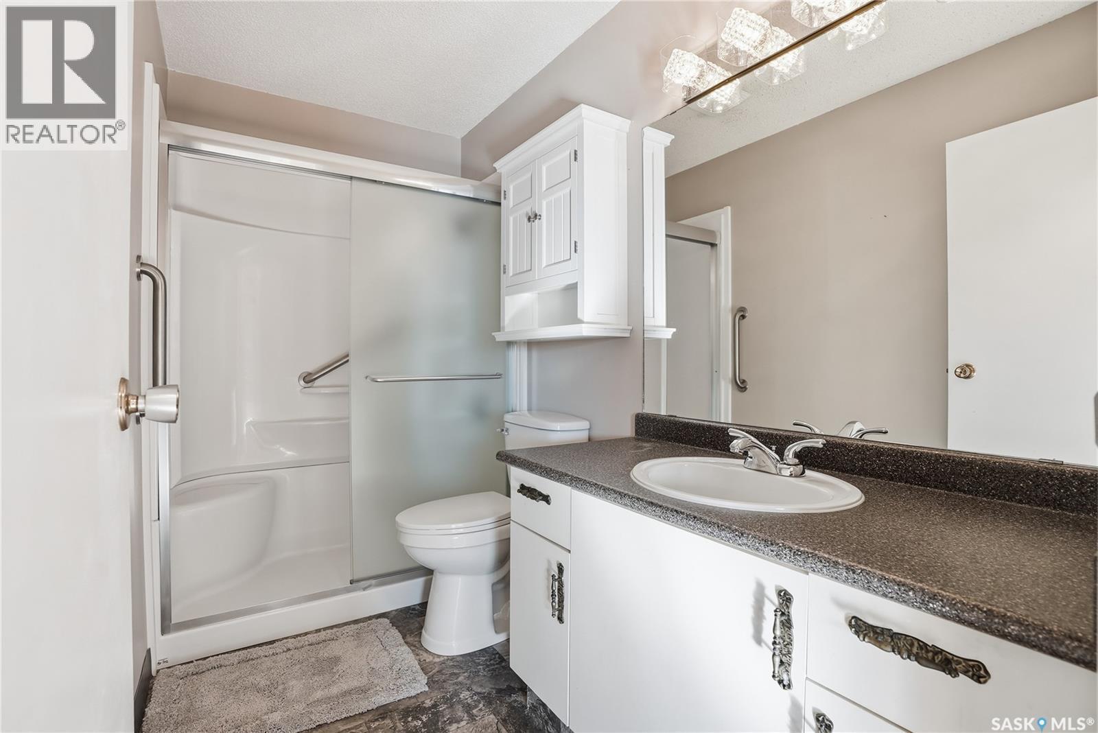 538 Bowman Lane, Saskatoon, SK - Indoor Photo Showing Bathroom