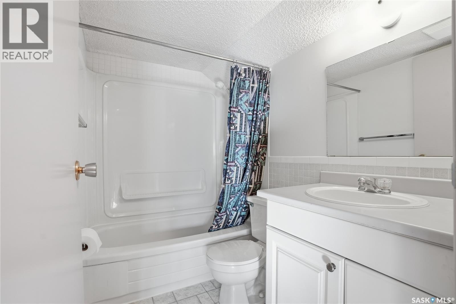 538 Bowman Lane, Saskatoon, SK - Indoor Photo Showing Bathroom