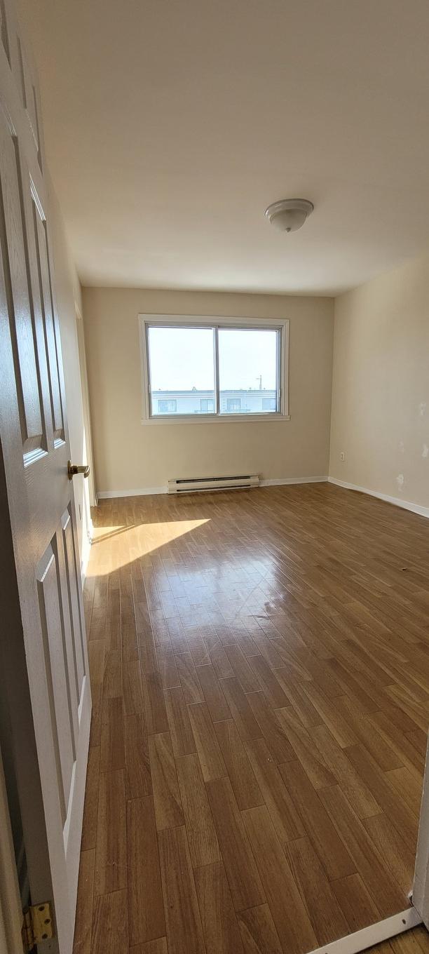 Bedroom - 4717 Rue De Colombey, Montréal (Saint-Léonard), QC - Indoor Photo Showing Other Room