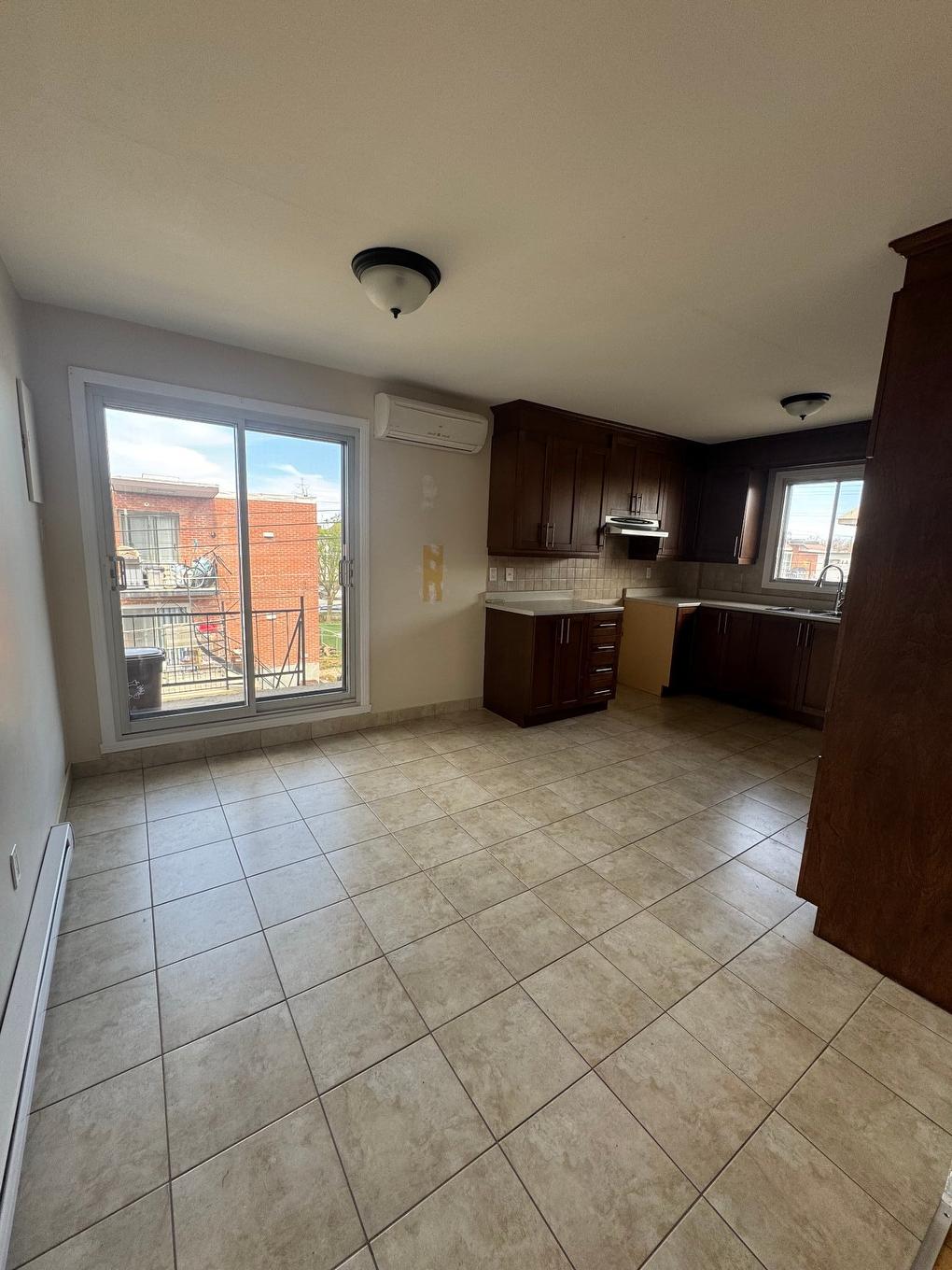 Dining room - 4717 Rue De Colombey, Montréal (Saint-Léonard), QC - Indoor