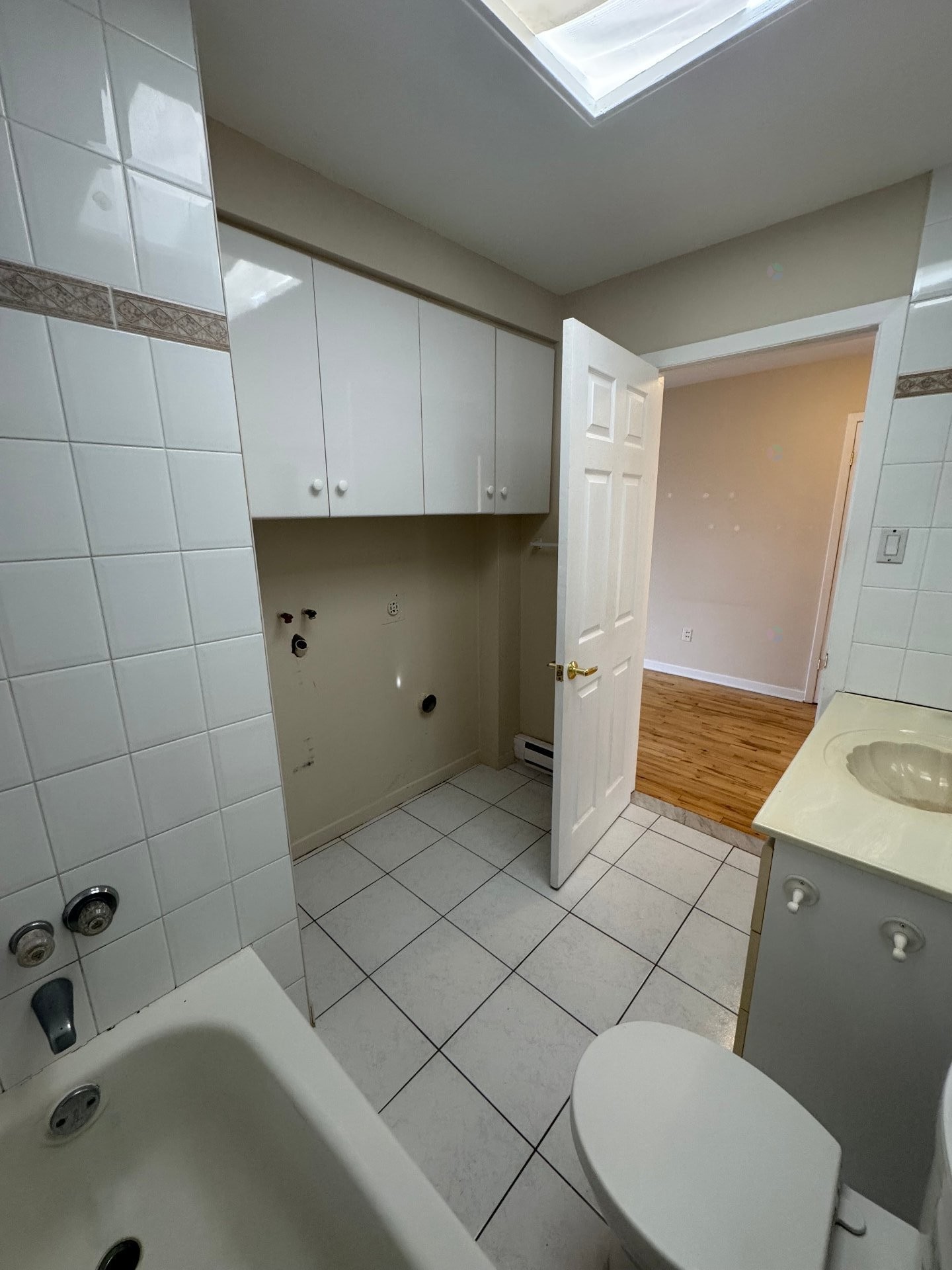 Salle de bains - 4717 Rue De Colombey, Montréal (Saint-Léonard), QC - Indoor Photo Showing Bathroom