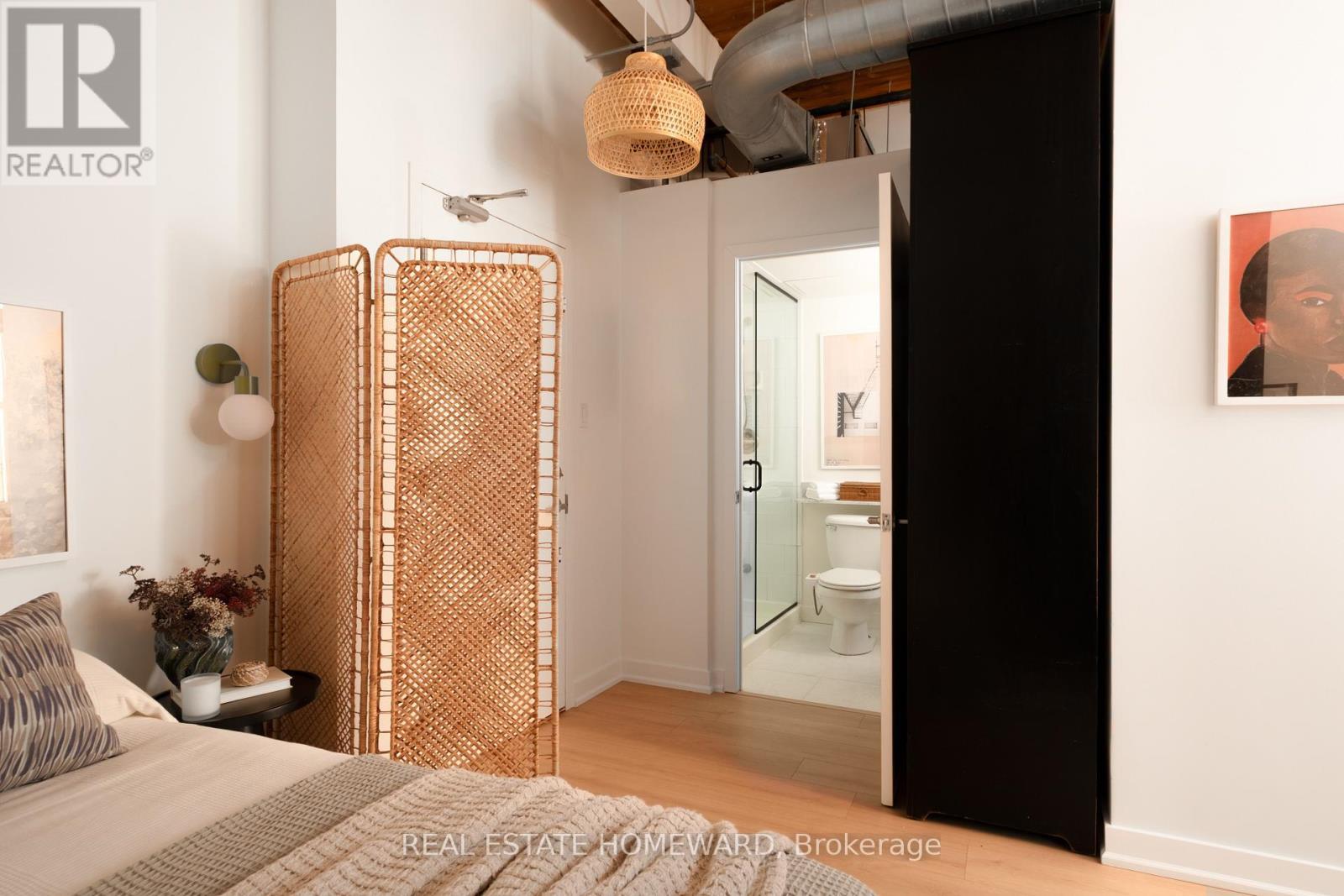 321 - 955 Queen Street W, Toronto, ON - Indoor Photo Showing Bedroom