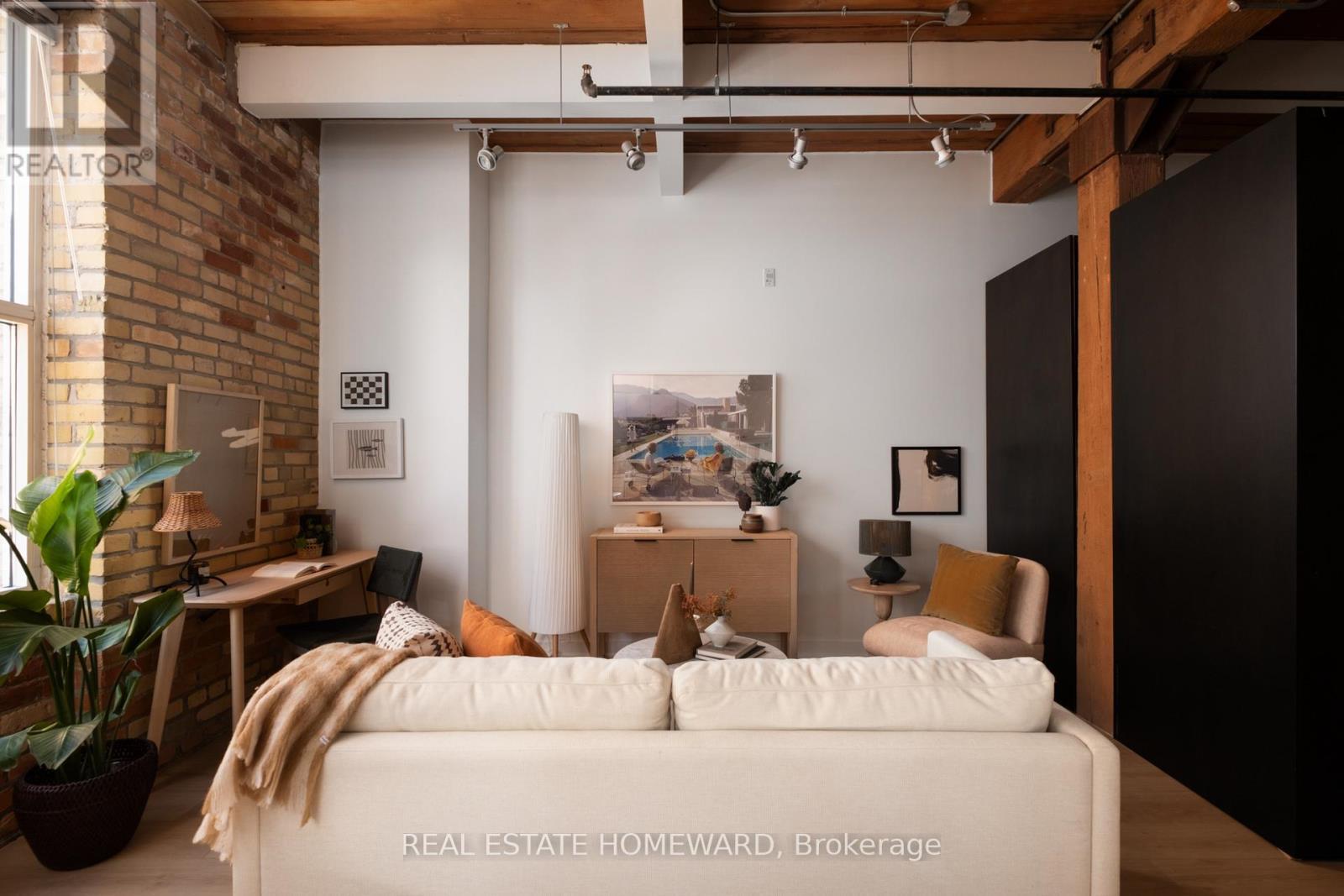 321 - 955 Queen Street W, Toronto, ON - Indoor