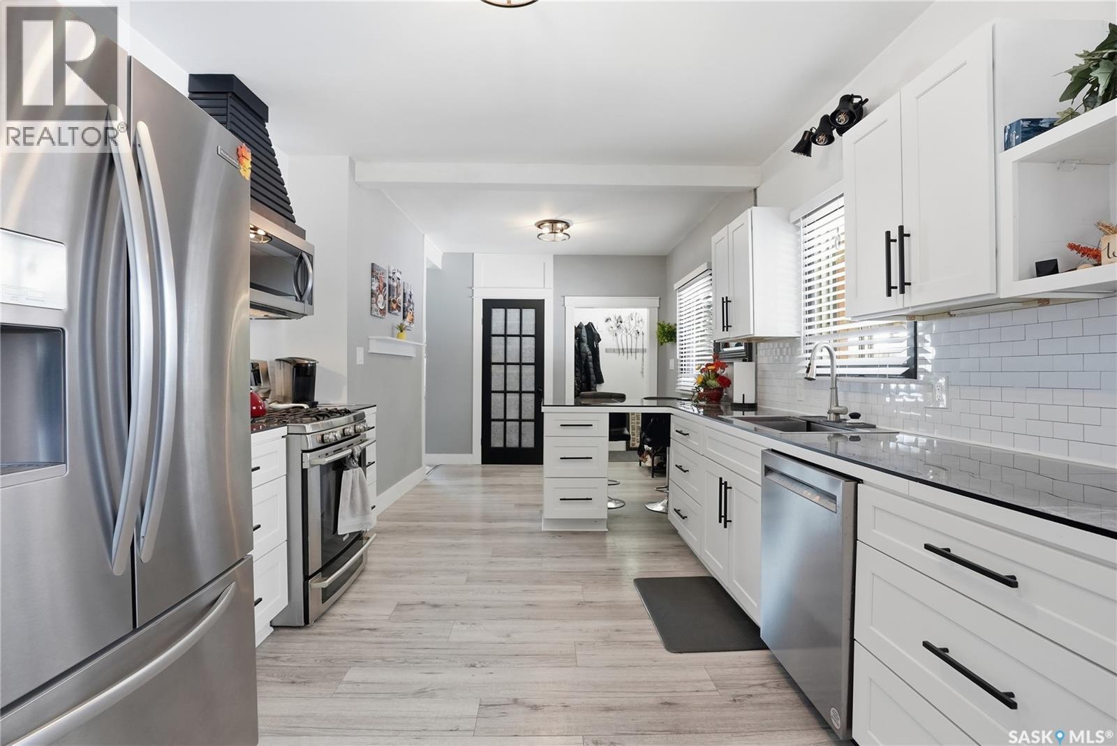 408 1St Street S, Waldheim, SK - Indoor Photo Showing Kitchen