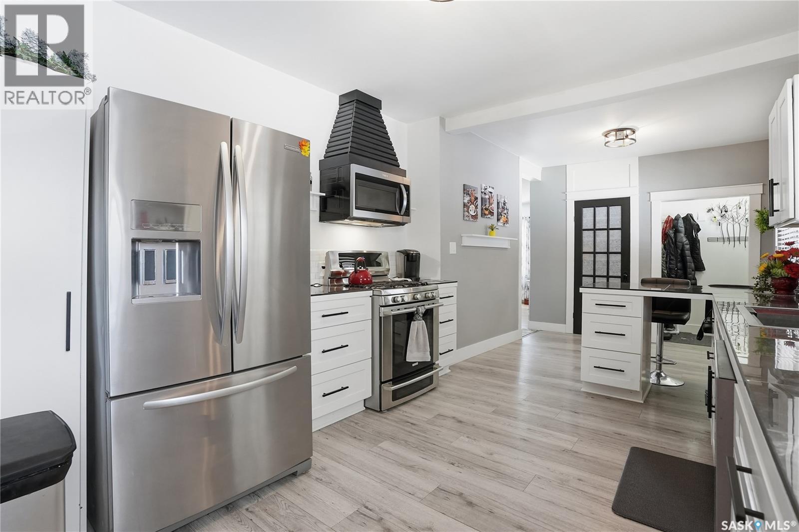 408 1St Street S, Waldheim, SK - Indoor Photo Showing Kitchen