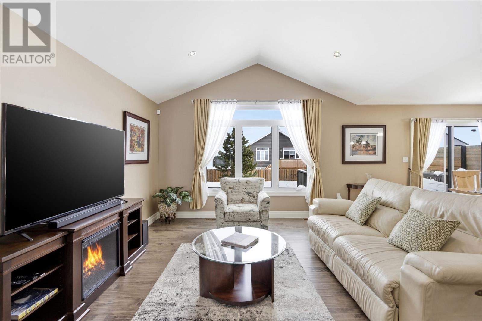 17 Konkin Ave, Sault Ste. Marie, ON - Indoor Photo Showing Living Room