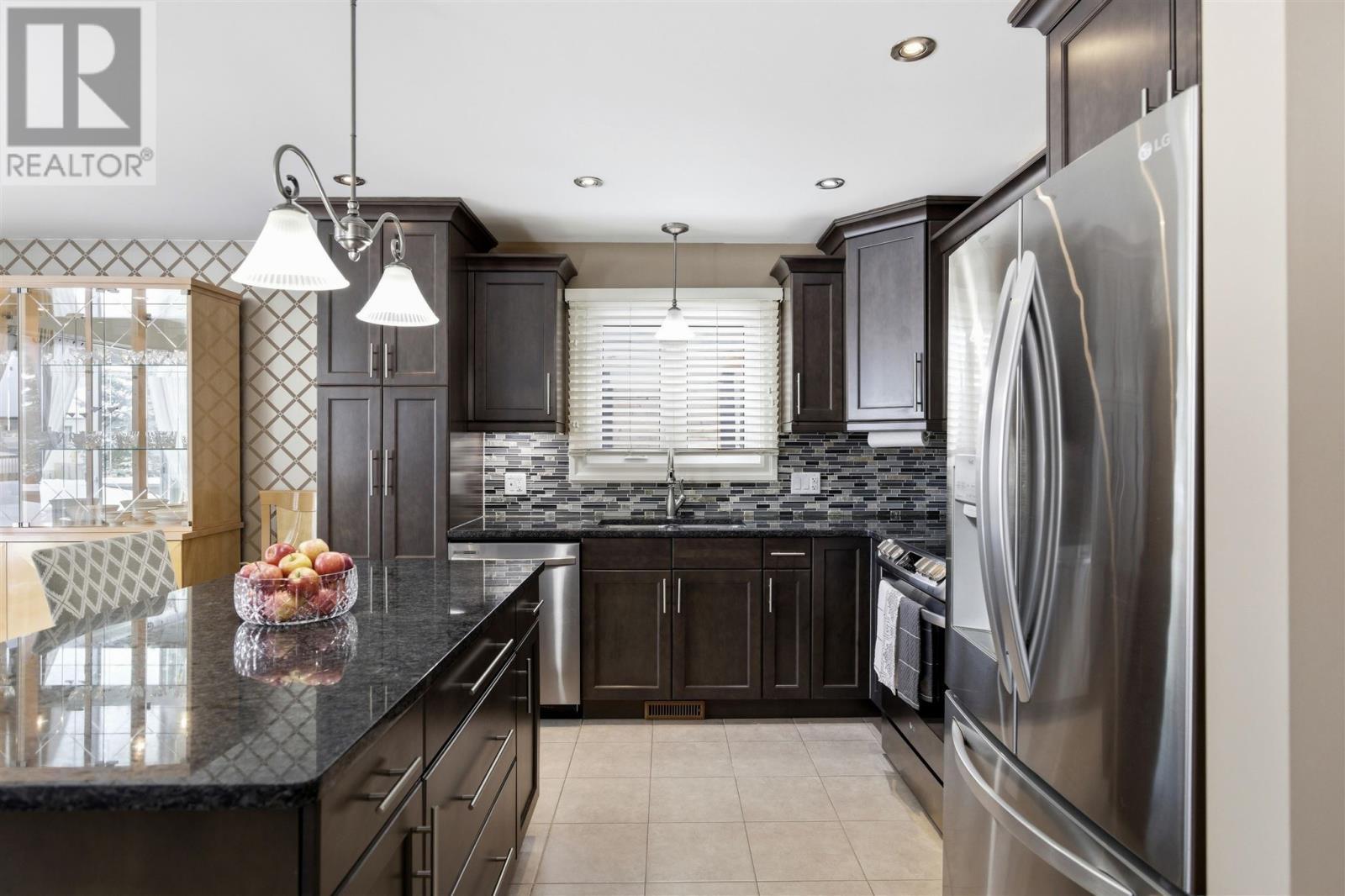 17 Konkin Ave, Sault Ste. Marie, ON - Indoor Photo Showing Kitchen With Double Sink With Upgraded Kitchen