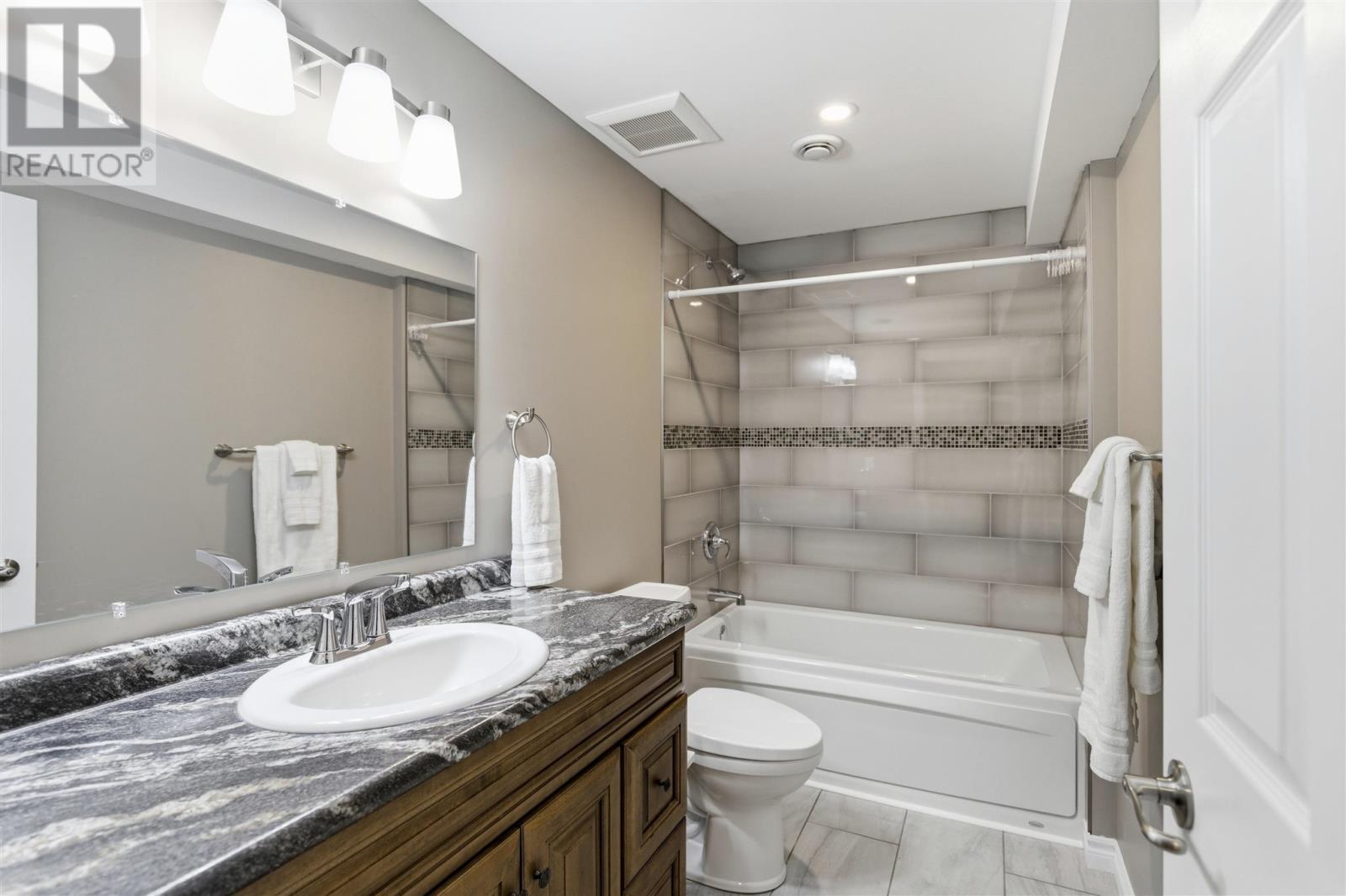 17 Konkin Ave, Sault Ste. Marie, ON - Indoor Photo Showing Bathroom