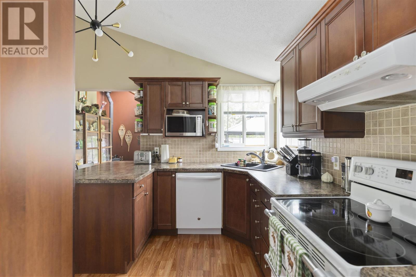 1856 F & G Line Rd, Richards Landing, ON - Indoor Photo Showing Kitchen With Double Sink