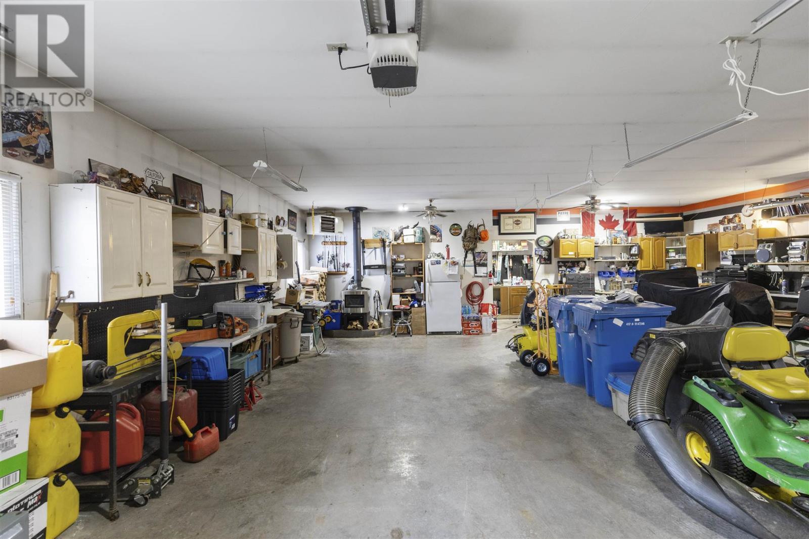 1856 F & G Line Rd, Richards Landing, ON - Indoor Photo Showing Garage