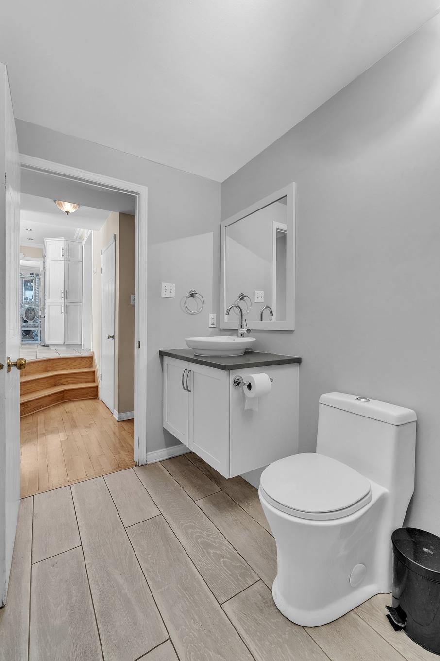 Salle d'eau - 8 Rue Picasso, Notre-Dame-De-L'Île-Perrot, QC - Indoor Photo Showing Bathroom