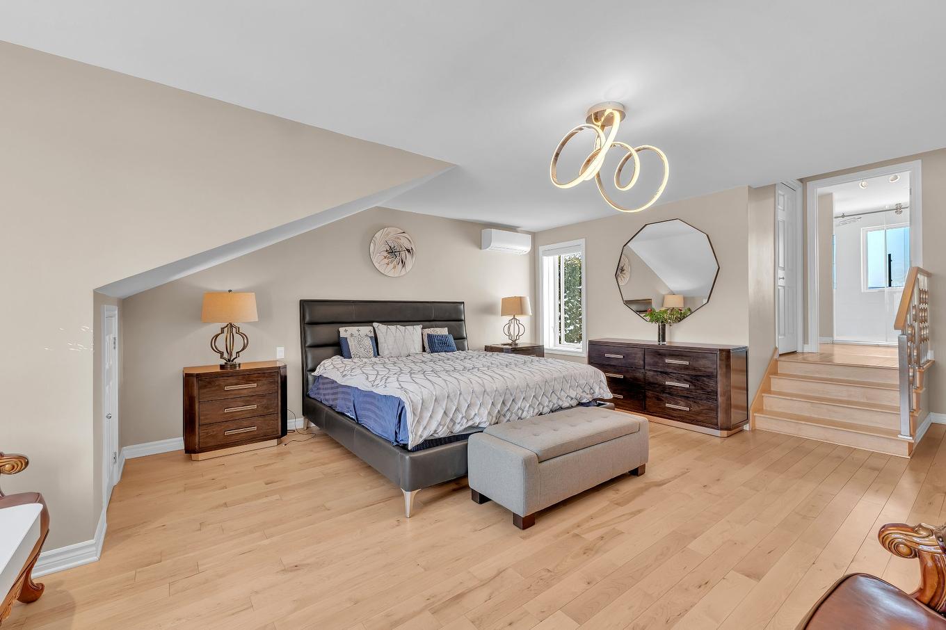 Chambre à coucher principale - 8 Rue Picasso, Notre-Dame-De-L'Île-Perrot, QC - Indoor Photo Showing Bedroom