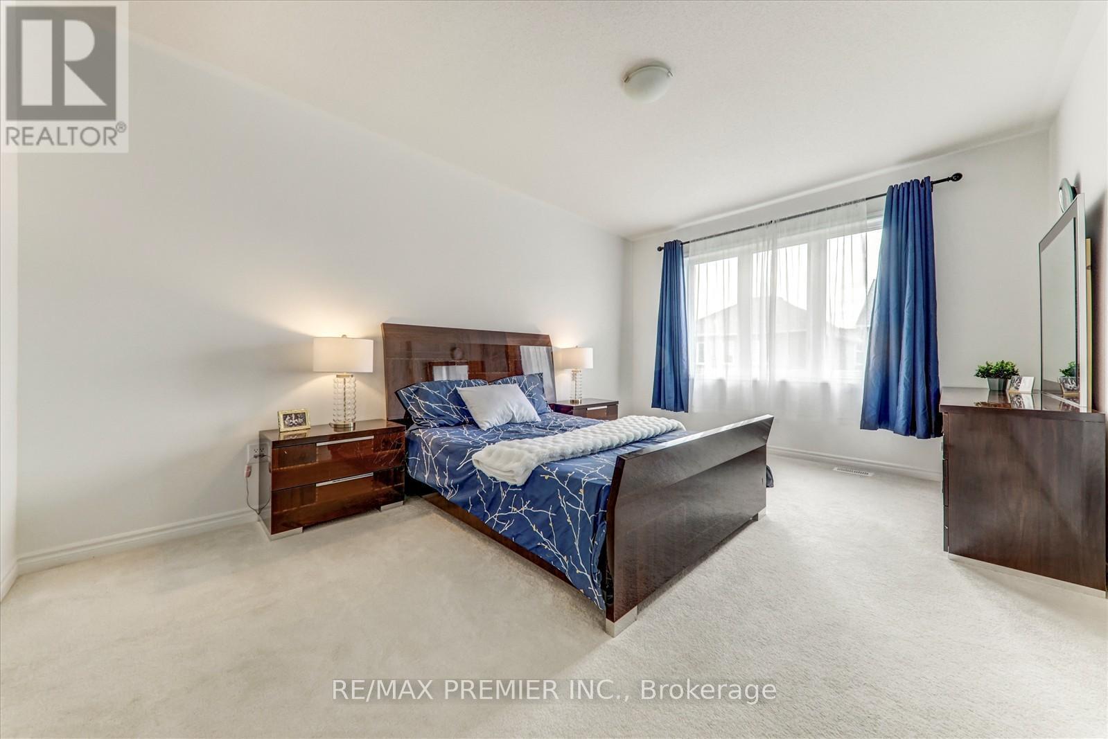 609 Mika Street, Innisfil, ON - Indoor Photo Showing Bedroom