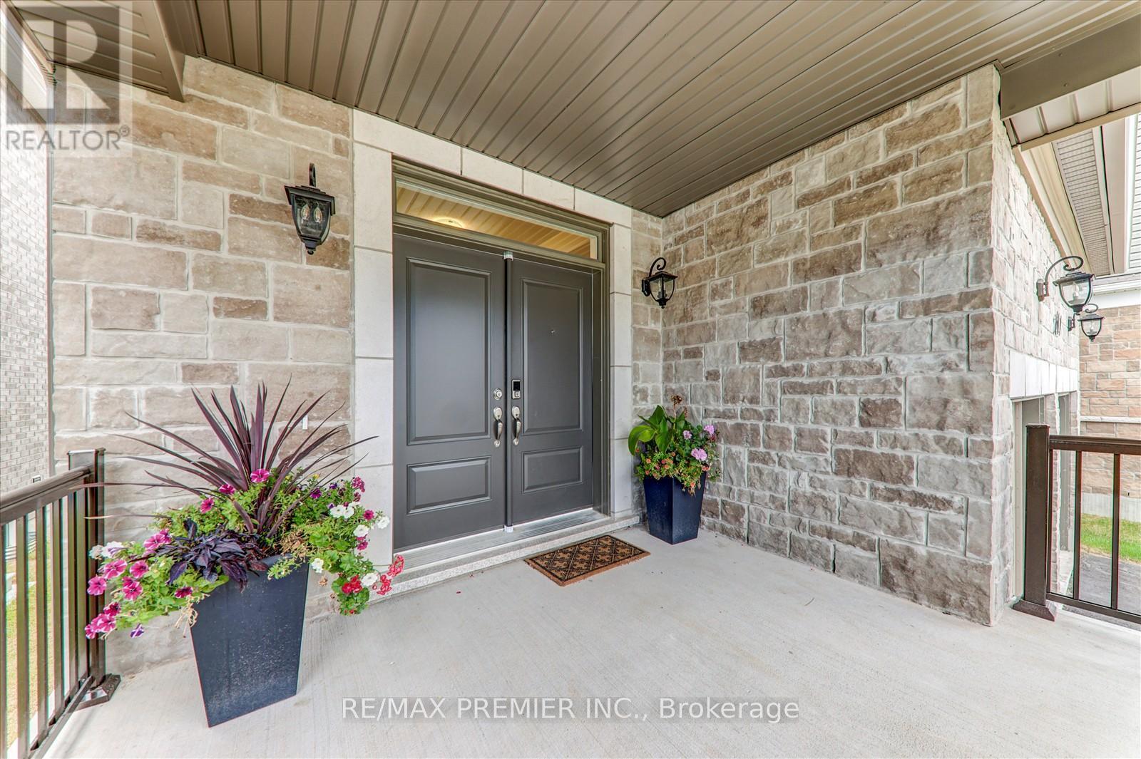 609 Mika Street, Innisfil, ON - Outdoor With Exterior