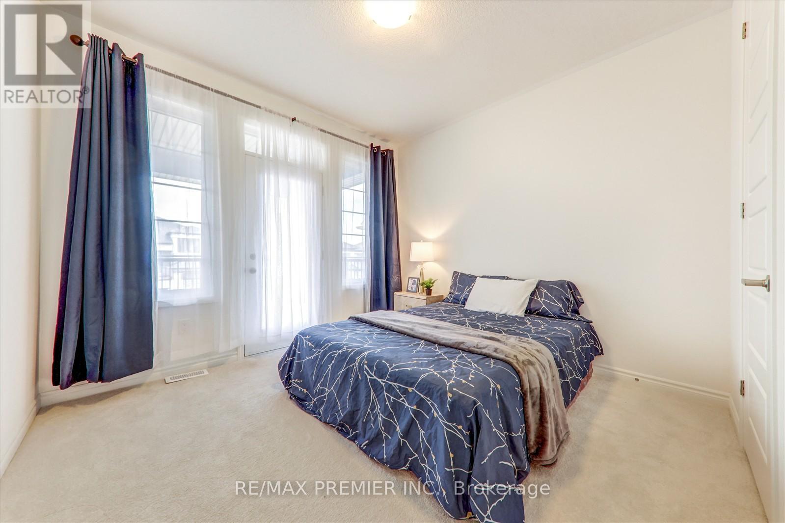 609 Mika Street, Innisfil, ON - Indoor Photo Showing Bedroom