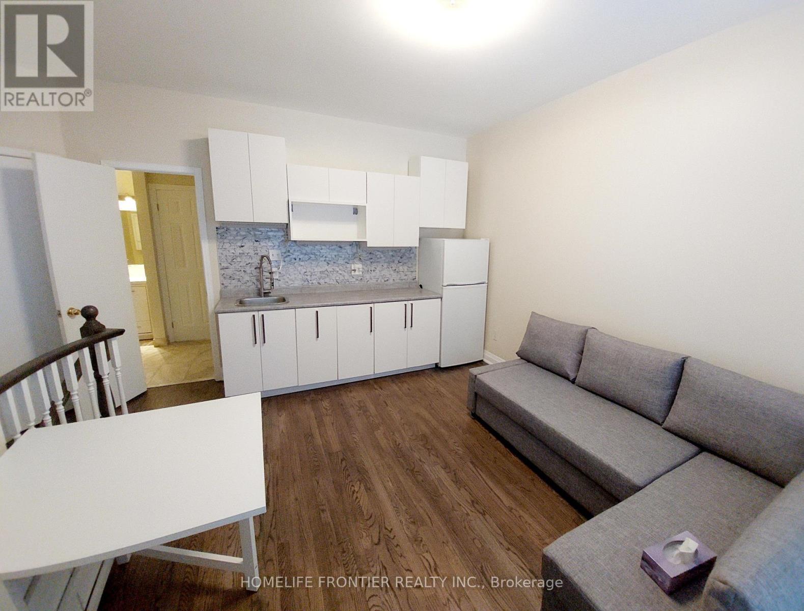 289 - 23 Observatory Lane, Richmond Hill, ON - Indoor Photo Showing Kitchen
