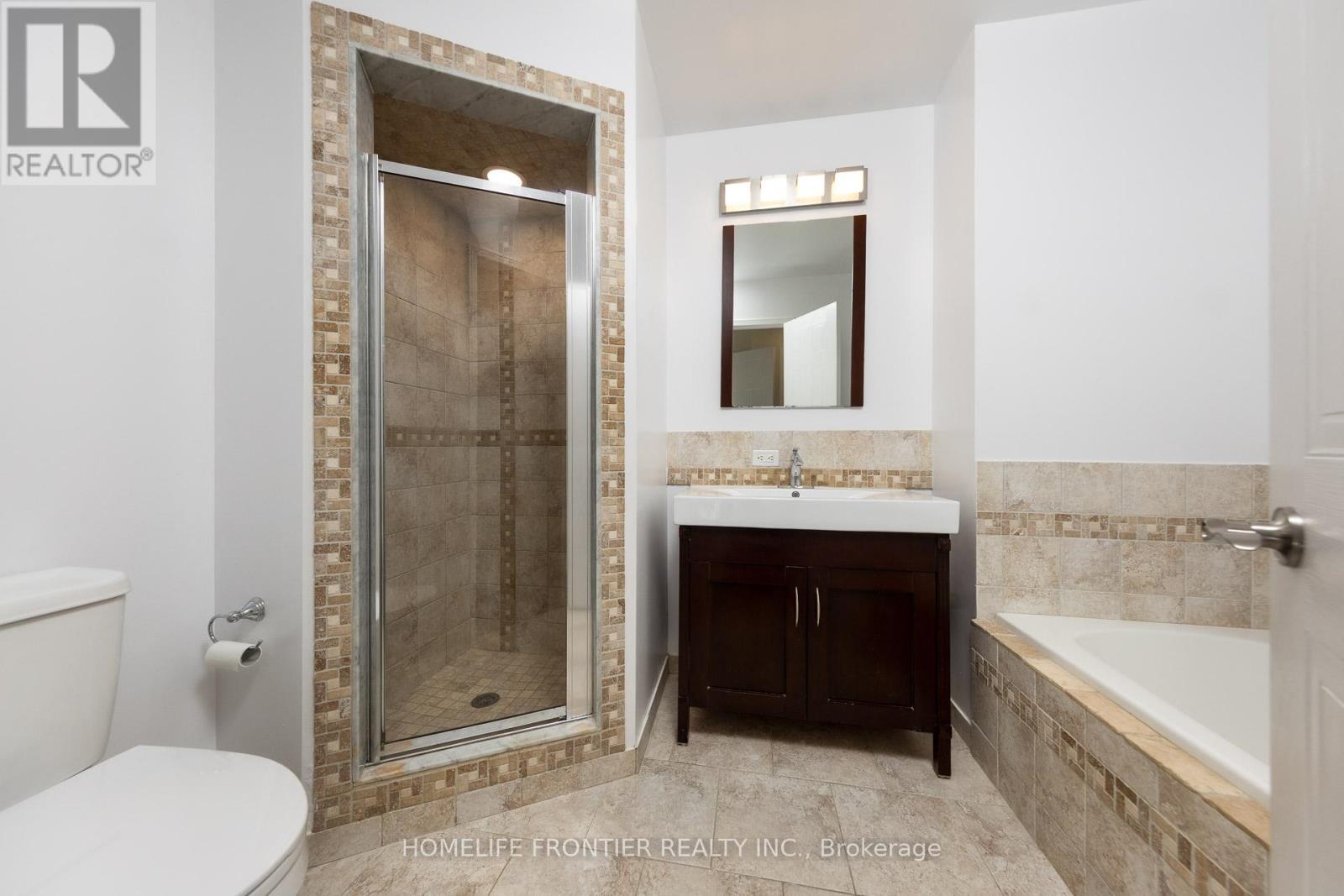 289 - 23 Observatory Lane, Richmond Hill, ON - Indoor Photo Showing Bathroom